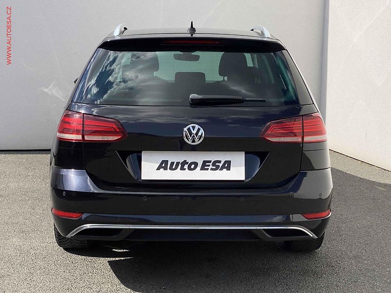 Volkswagen Golf (2017) 2.0 TDi, Sound, DSG, LED, TZ - fotka 5 z 16