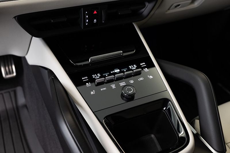 Porsche Cayenne S/V8/Ventilace/Bose/Záruka - fotka 18 z 29