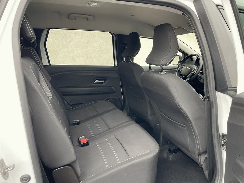 Dacia Jogger (2023) Expression 1,0TCe 100k 7míst - fotka 9 z 18