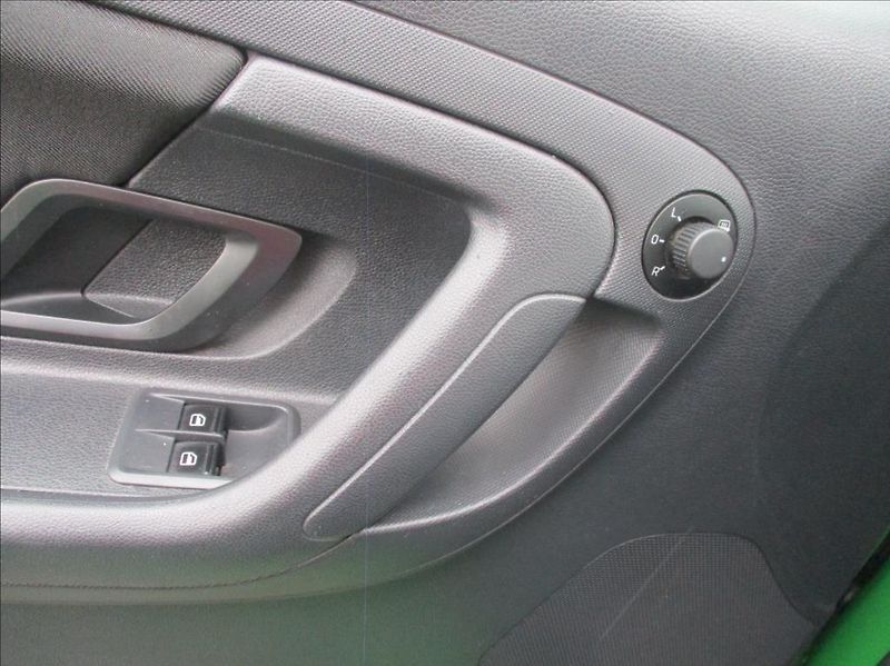Škoda Fabia 1,2 TSI, klima, serv. kniha, - fotka 26 z 39