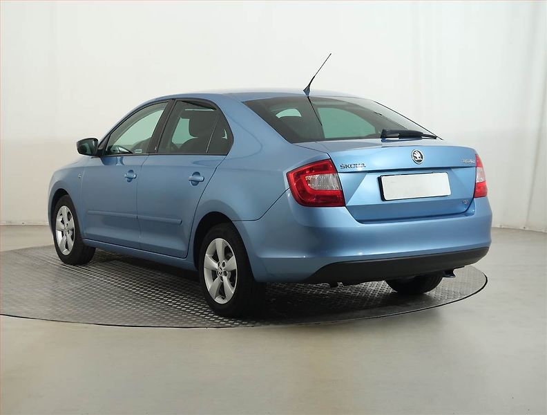 Škoda Rapid (2012) Ambition 1.2 TSI, Serv.kniha - fotka 4 z 13