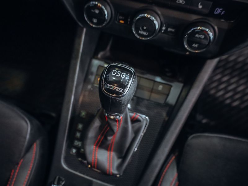 Škoda Octavia 2.0 TDi RS DSG - fotka 24 z 32