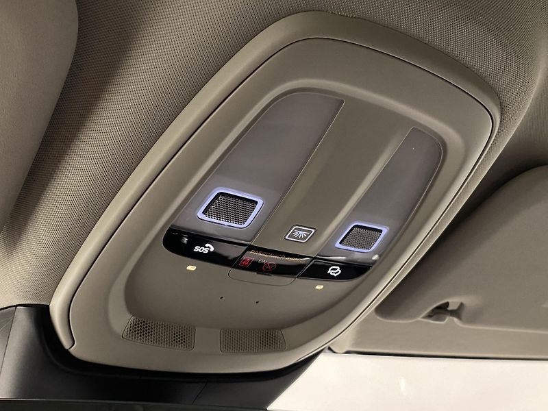 Volvo V60 (2026) T6 AWD Plug-in DARK PLUS - fotka 35 z 64