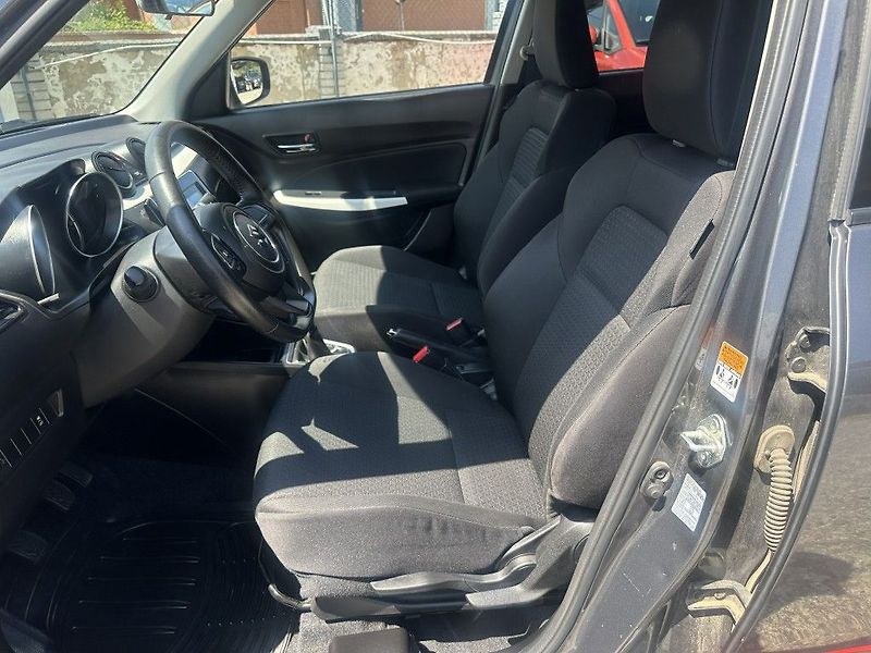 Suzuki Swift 1.2i 66kW Dualjet  serviska - fotka 11 z 20