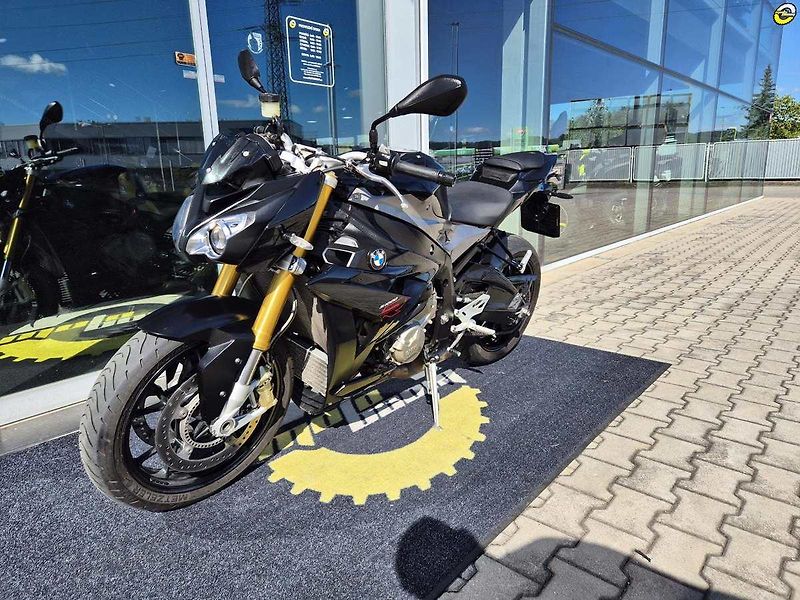 BMW S 1000 R (2016) - fotka 8 z 19