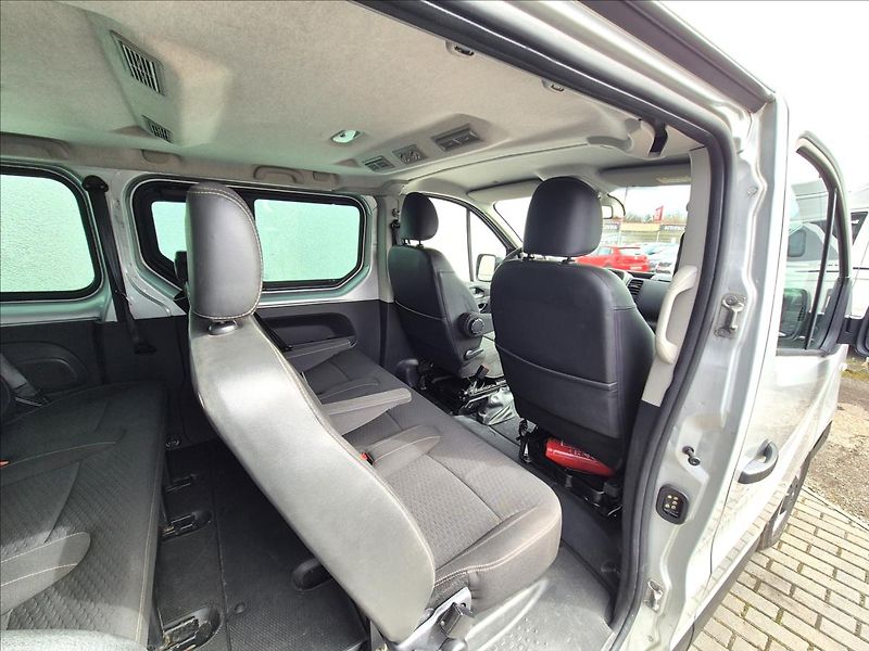 Opel Vivaro (2016) 1,6 CDTi 8 9 Míst TZ Tempomat - fotka 17 z 30