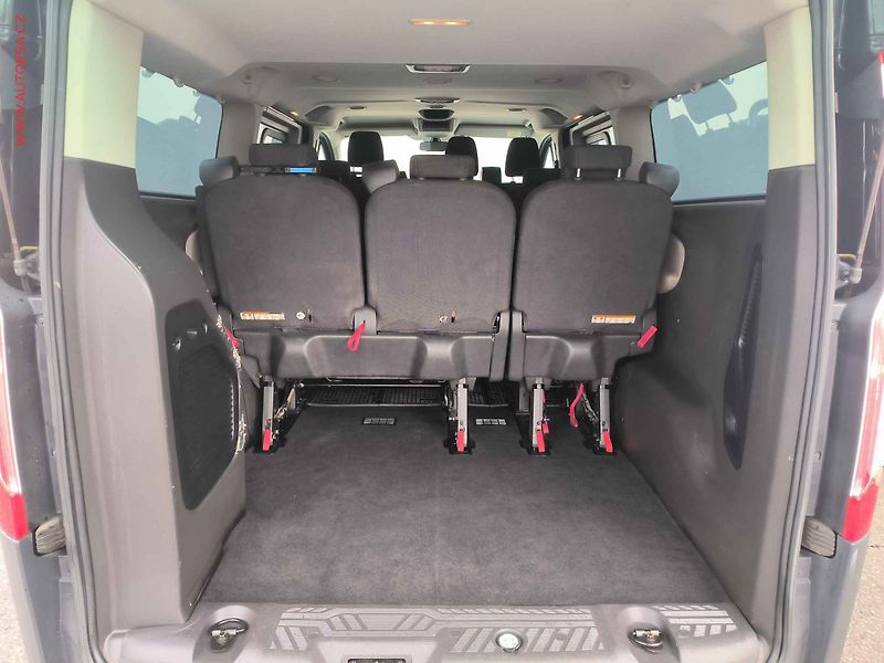Ford Tourneo Custom (2014) 2.2TDCi L2 9míst, Trend, AC - fotka 7 z 19