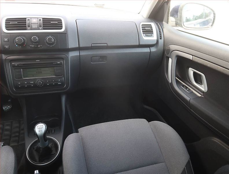 Škoda Fabia (2007) Sport 1.4 16V, nová STK - fotka 8 z 17