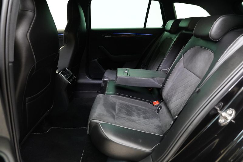 Škoda Superb - fotka 26 z 28