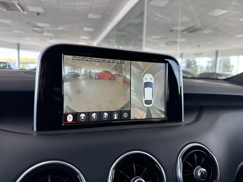 Kia Stinger 3,3TGDI V6*4WD*HUD*360kam*DPH - fotka 23 z 44