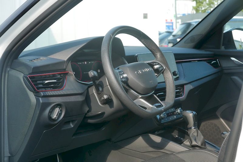 Škoda Kamiq (2025) 1.0 TSI 85 kW 7°DSG Monte Carl - fotka 10 z 29
