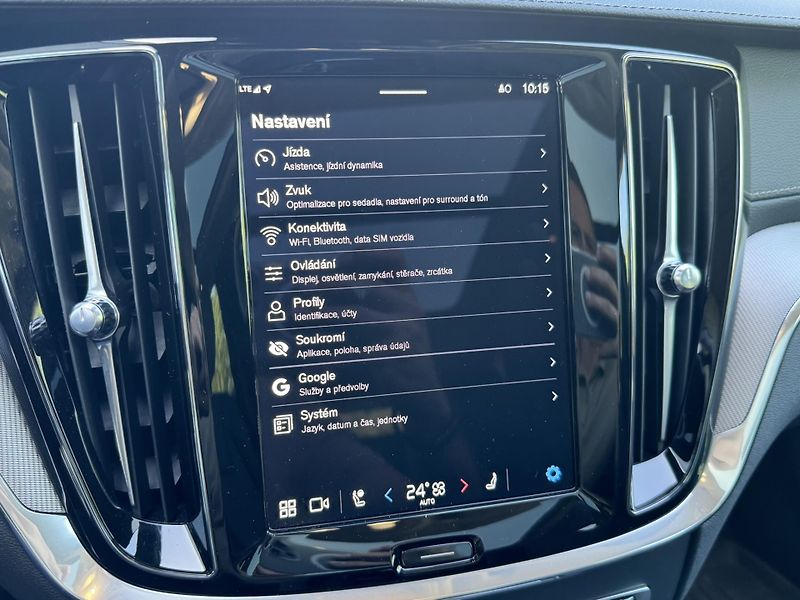 Volvo V60 T6 AWD Ultra Dark // REZERVACE - fotka 33 z 36