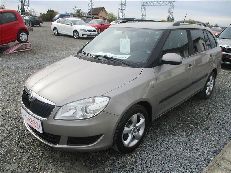 Škoda Fabia 1,2 TSI, digiklima,servis,tažn - fotka 3 z 32