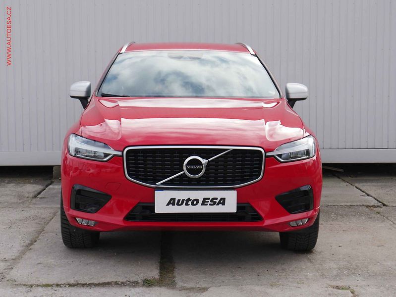 Volvo XC60 (2018) 2.0 T6 4x4, AT, navi, LED - fotka 2 z 19