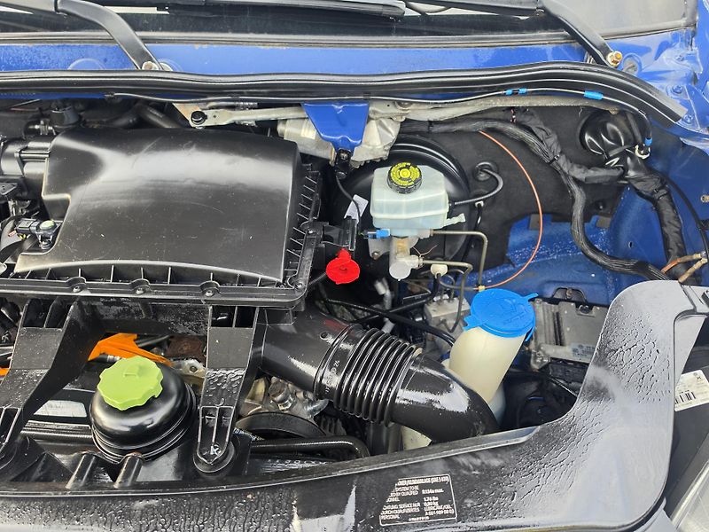 Volkswagen Crafter 2.5 TDI 100kw 6ti 8 Paleta - fotka 36 z 37