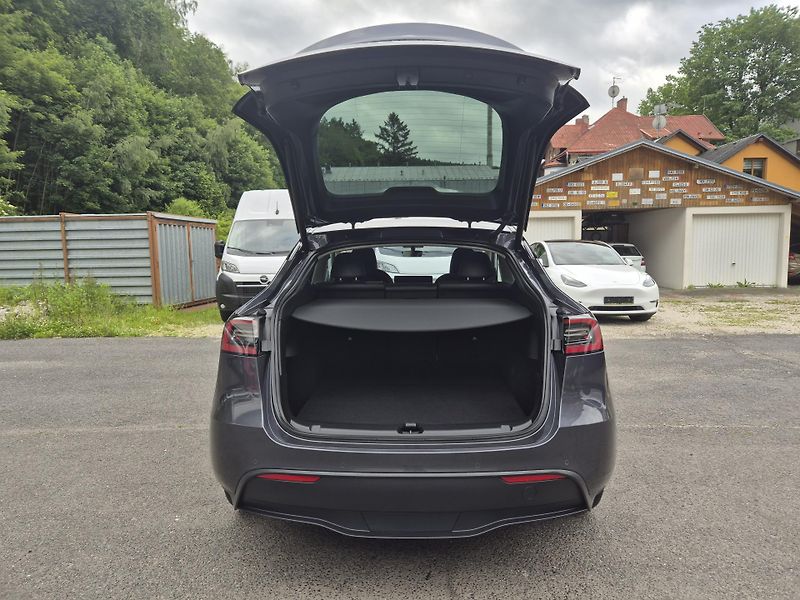 Tesla Model Y LONGE RANGE DUAL MOTOR SOH 87% - fotka 14 z 50