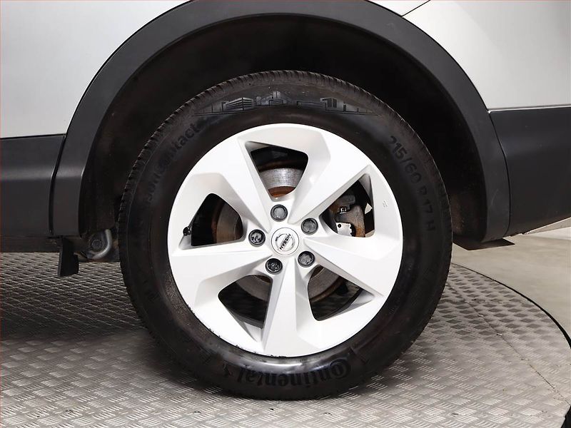 Nissan Qashqai (2021) 1.3 DIG-T, Tempomat - fotka 12 z 14