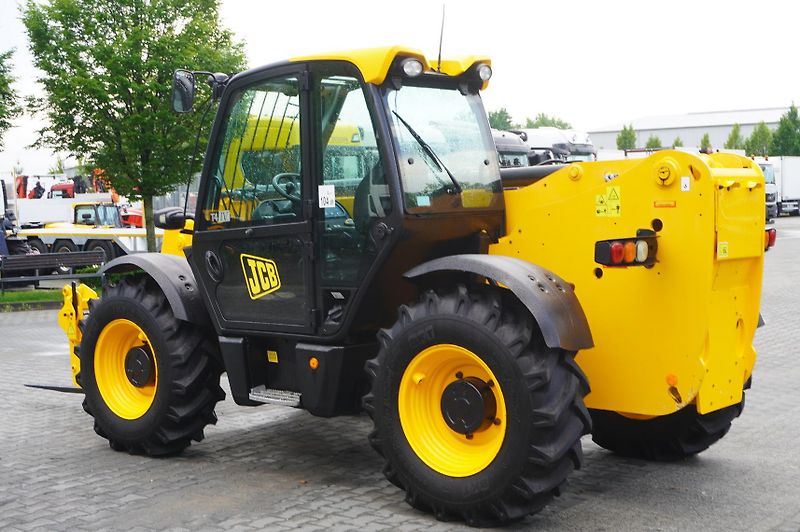 JCB (2019) 535-95 / 3.5 T / range 9.5 m - fotka 7 z 24