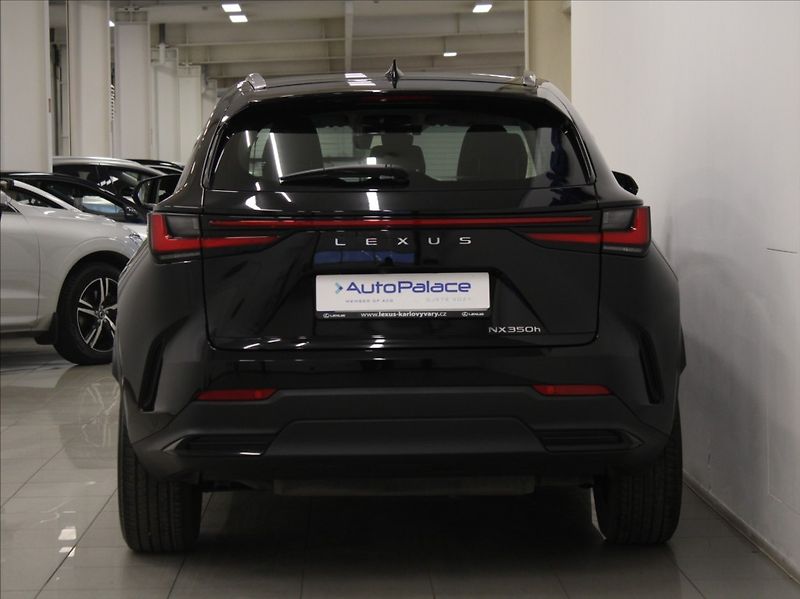 Lexus NX 350h 2,5 Hybrid Comfort TOP 29tkm. - fotka 4 z 24