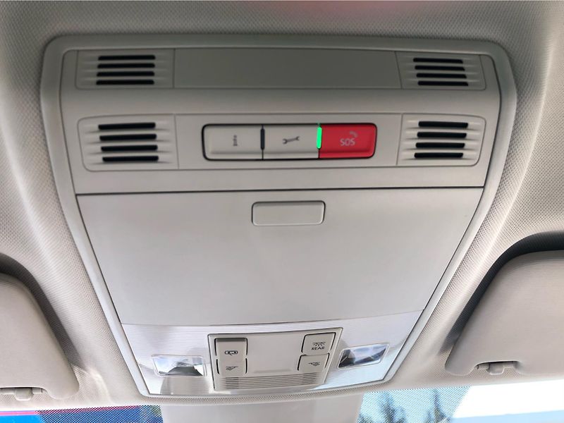 Škoda Superb Combi 2,0 TDI L&K TD 147 kW DS - fotka 24 z 30