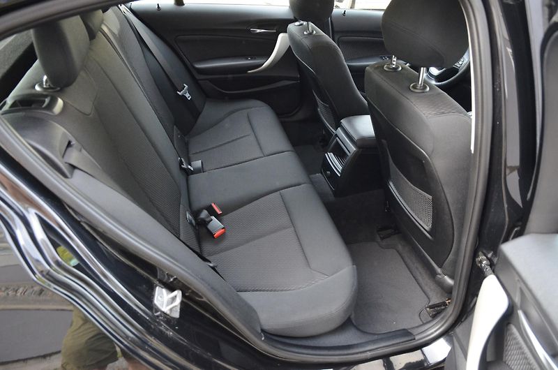 BMW Řada 1 (2016) 116i 80kW Facelift /AUT. KLIMA - fotka 11 z 33