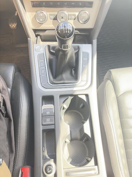 Volkswagen Passat Variant (2017) Velmi hezký stav, krásně jezdí - fotka 16 z 20