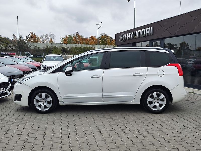 Peugeot 5008 2.0 HDI/110kW Allure - fotka 8 z 35