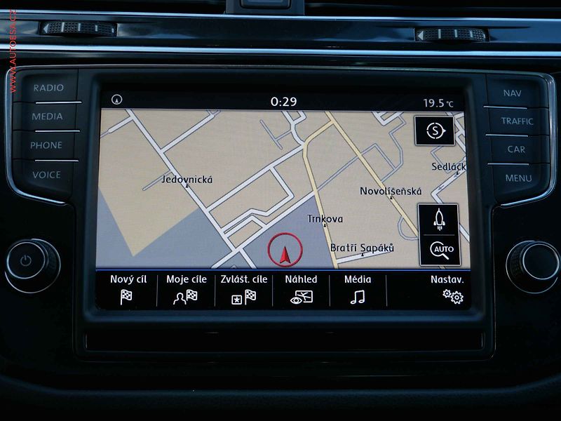 Volkswagen Tiguan (2016) 2.0TDi, Highline, DSG, panor - fotka 18 z 22