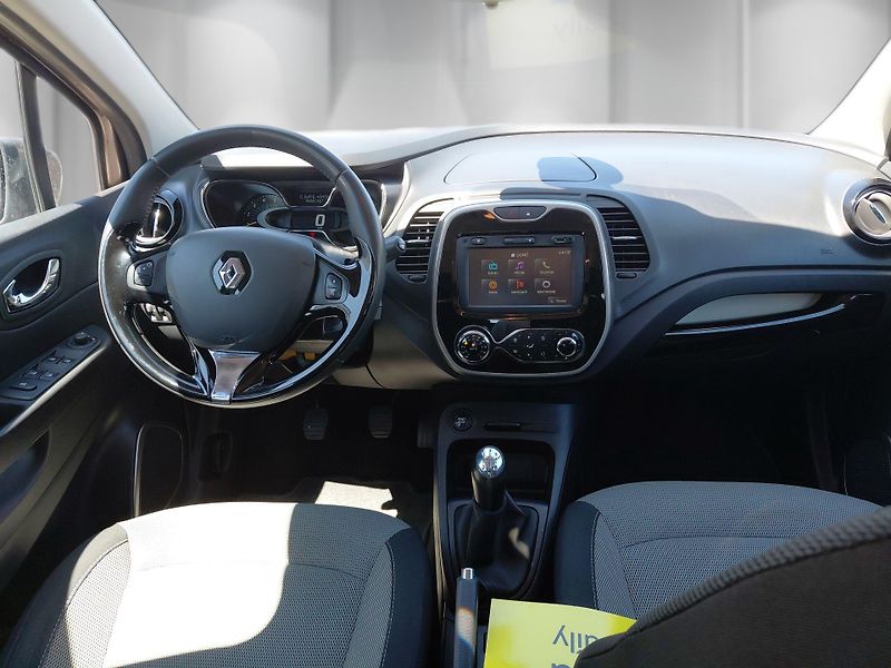 Renault Captur (2013) 1,5 DCi 66 kW LIMITED - fotka 21 z 23