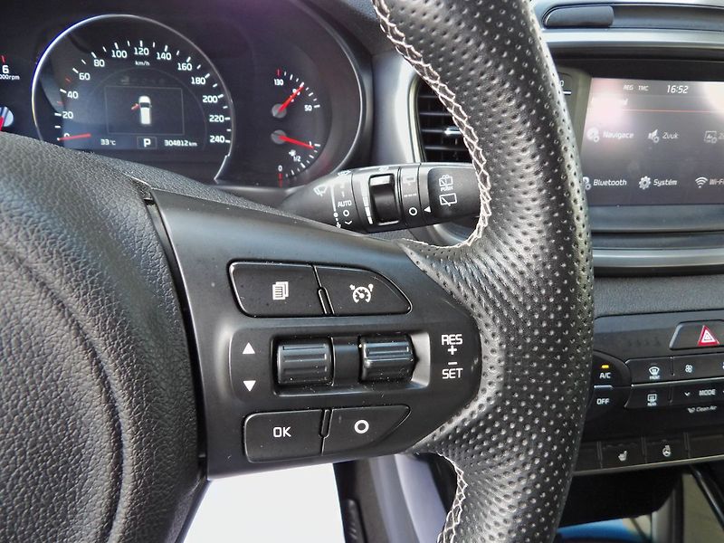 Kia Sorento 2.2CRDi Comfort Tažné ČR DPH - fotka 14 z 31