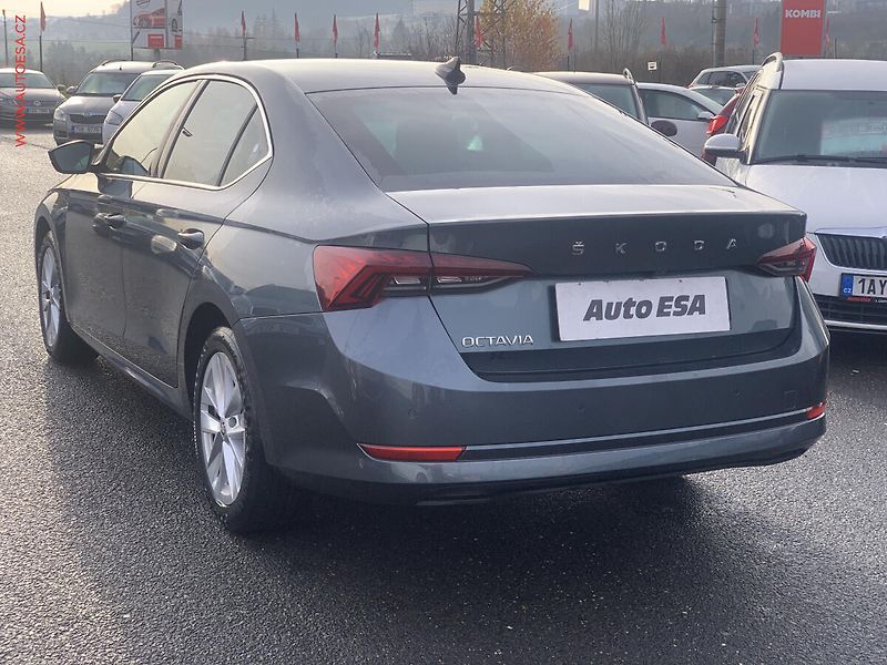 Škoda Octavia (2021) 2.0TDi, 2.maj,ČR, Style, DSG - fotka 4 z 20