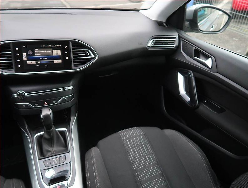 Peugeot 308 (2015) 2.0 HDI, Automat, Navi - fotka 8 z 23
