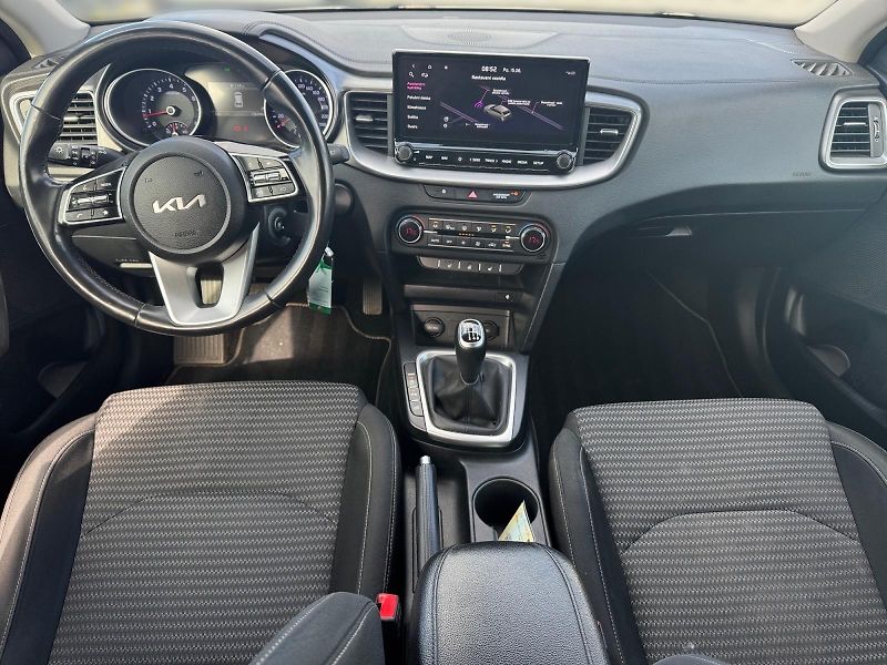 Kia Ceed (2022) TOP 1.5T-GDI 118kW CZ DPH - fotka 9 z 11