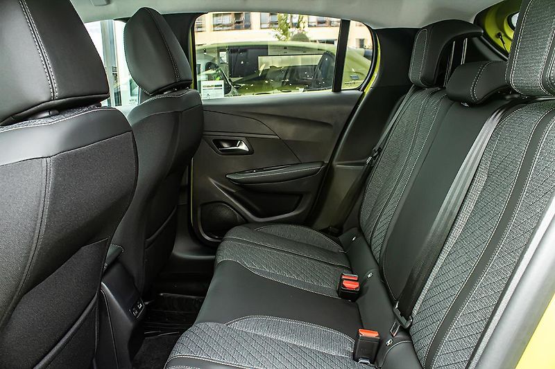 Peugeot 208 (2026) ALLURE Elektromotor 100 - fotka 19 z 19