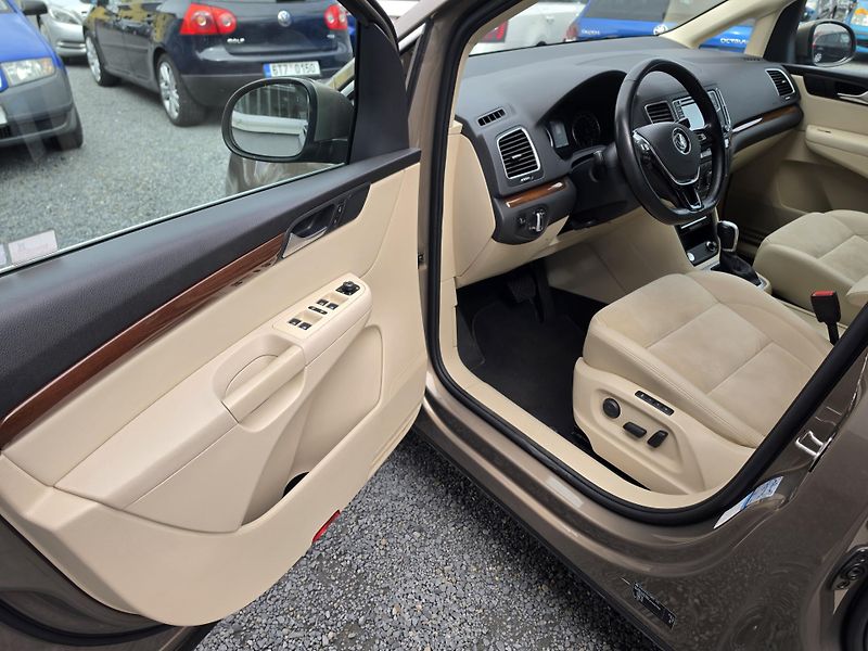 Volkswagen Sharan 2.0TSI Highline 7 TZ Masáž Led - fotka 12 z 24
