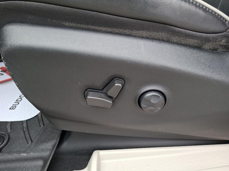Chrysler Pacifica (2021) 3,6 LIMITED,HYBRYD, REZERVACE  - fotka 23 z 38
