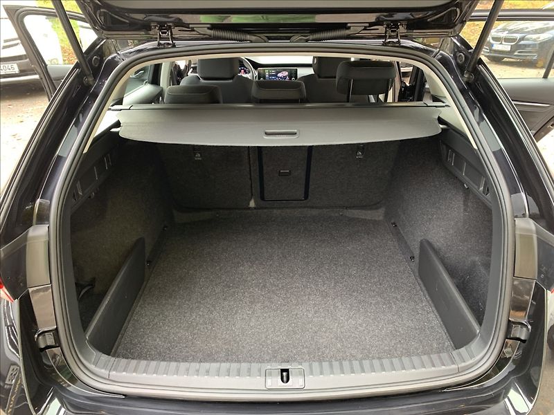 Škoda Octavia 1,5 TSI DSG 1.MAJ.,ČR,SERVISKA - fotka 21 z 21