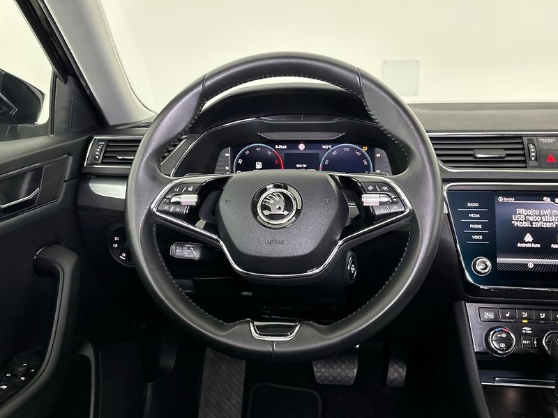 Škoda Superb Ambition DSG - fotka 18 z 28