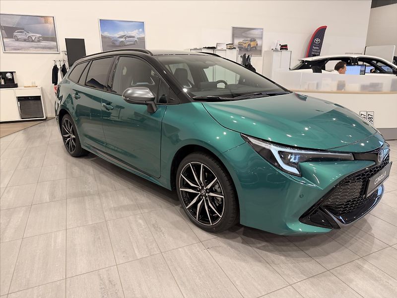 Toyota Corolla (2025) 1,8 Hybrid (140k) GR Sport - fotka 8 z 12
