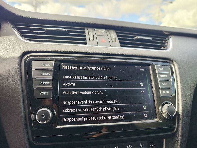 Škoda Octavia 2.0 TDI/135kW RS - fotka 19 z 33