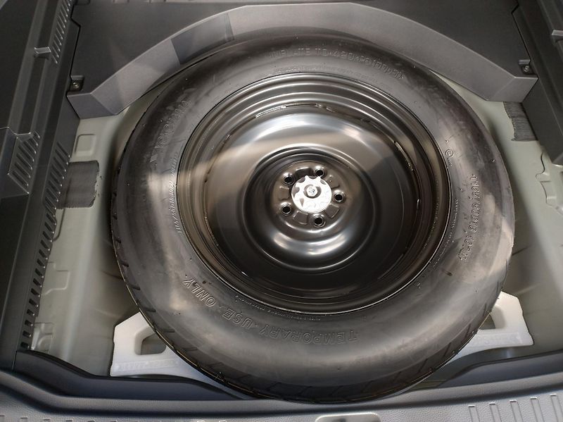 Toyota RAV4 (2026) 2.5 FHEV 4X4 Comfort Business - fotka 8 z 12