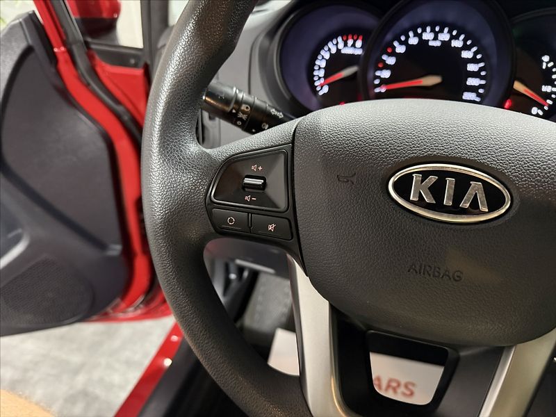 Kia Rio 1,3   i KLIMA HEZKÝ STAV ALU - fotka 10 z 24