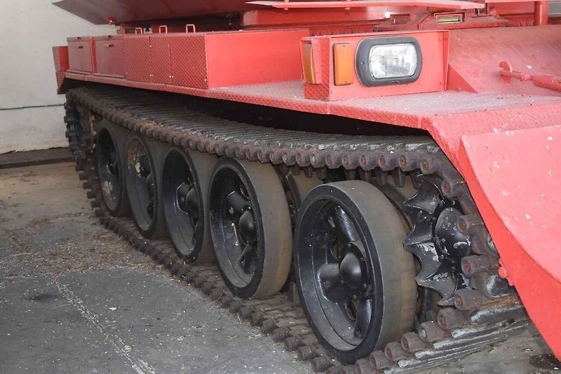 Tank se využíval například při požárech v nepřístupném terénu.