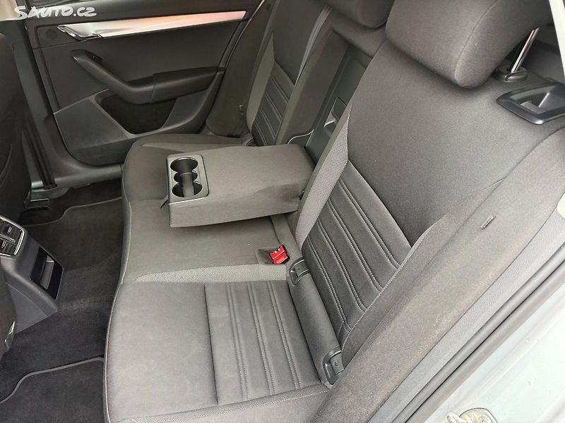 Škoda Octavia 1.6 TDi DSG - fotka 29 z 32