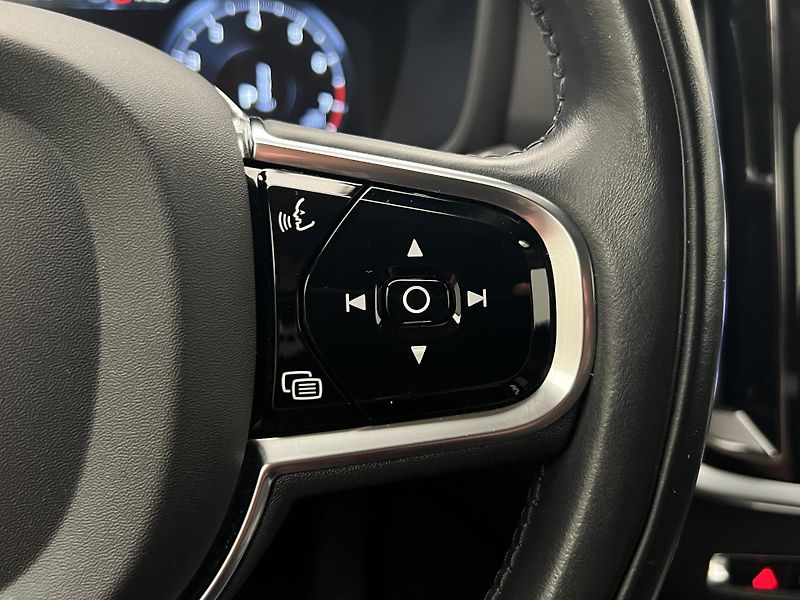 Volvo V60 CC B5 AWD PRO AUT - fotka 24 z 45