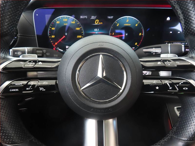 Mercedes-Benz Třídy E (2021) E 220 d 4MATIC - fotka 15 z 17
