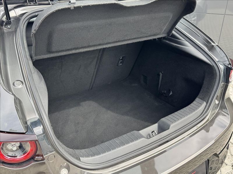 Mazda 3 2,0 Skyactiv-G Style AT - fotka 14 z 29