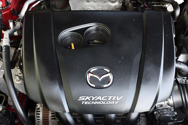 Mazda 3 2.0SKYACTIV-G HUD KAMERA 2xALU - fotka 34 z 34