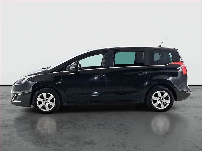 Peugeot 5008 (2016) 1.6 BlueHDi, 7 míst, Navi - fotka 3 z 22