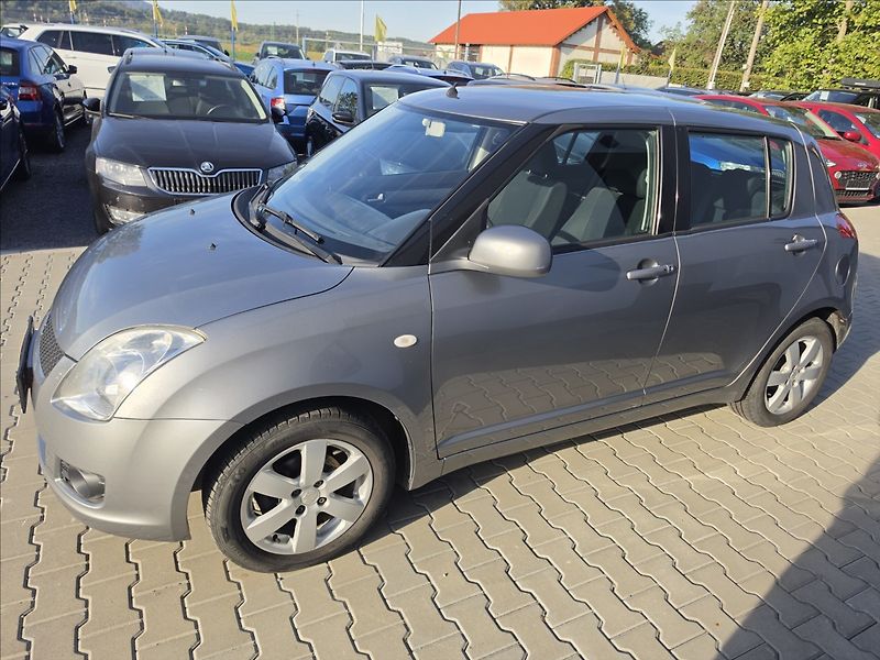 Suzuki Swift 1,3 i 67KW KLIMA ALU STK - fotka 10 z 44
